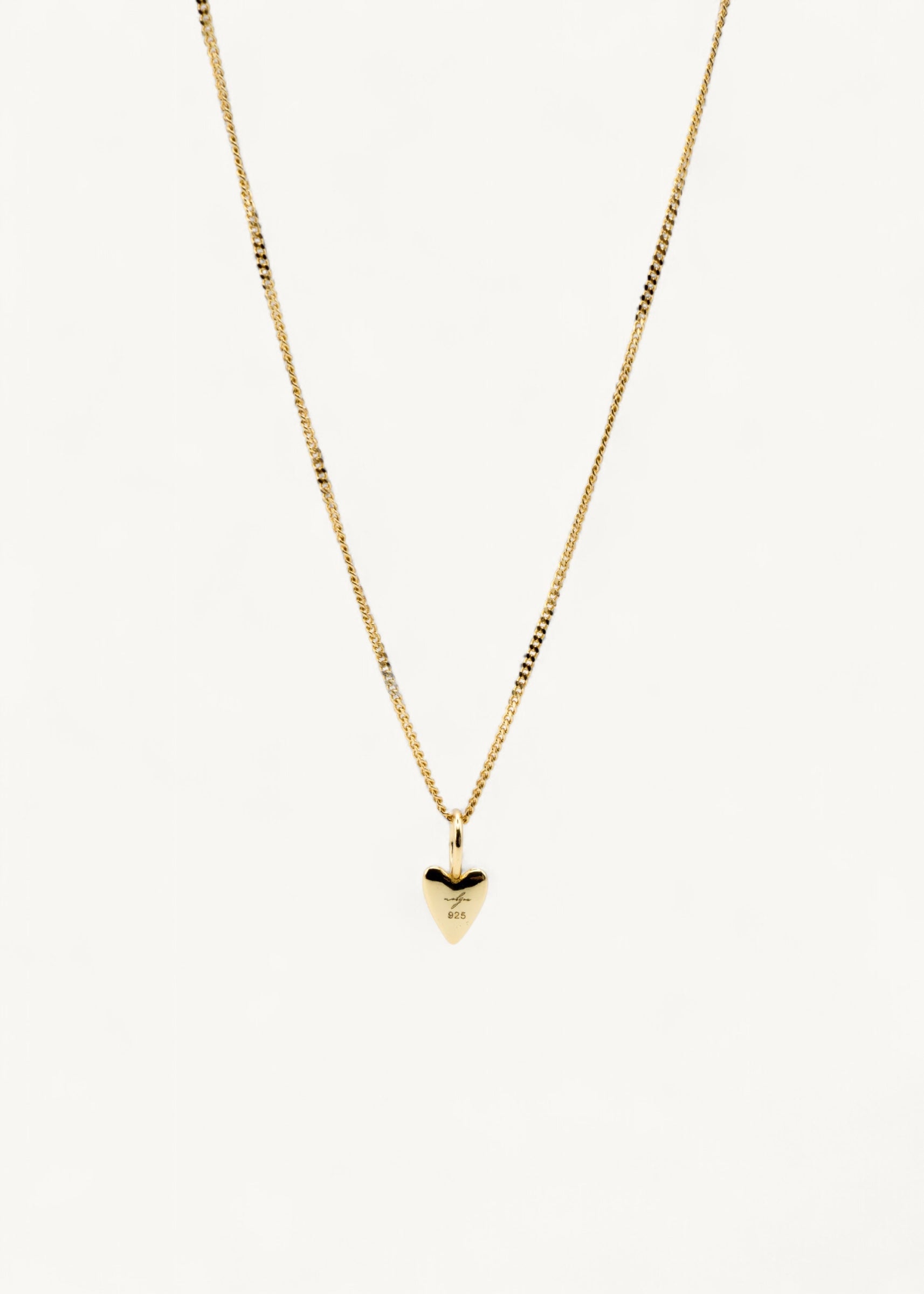 Herz Anhänger 18 Karat vergoldet aus 925 Sterlingsilber kombiniert mit der Gliederkette Cuban Chain von Mobijou